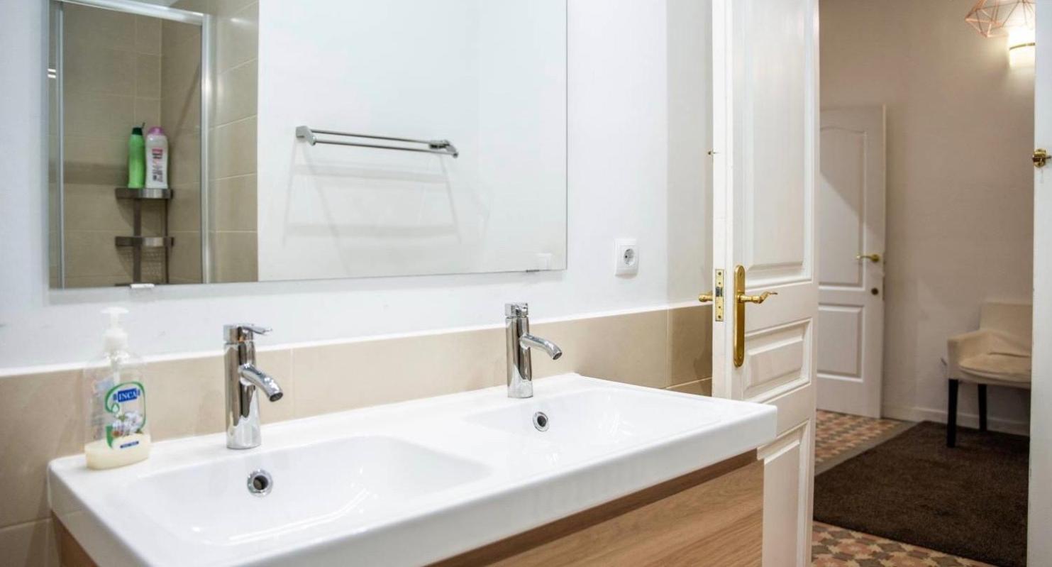 Eixample Modernista Apartment บาร์เซโลนา ภายนอก รูปภาพ